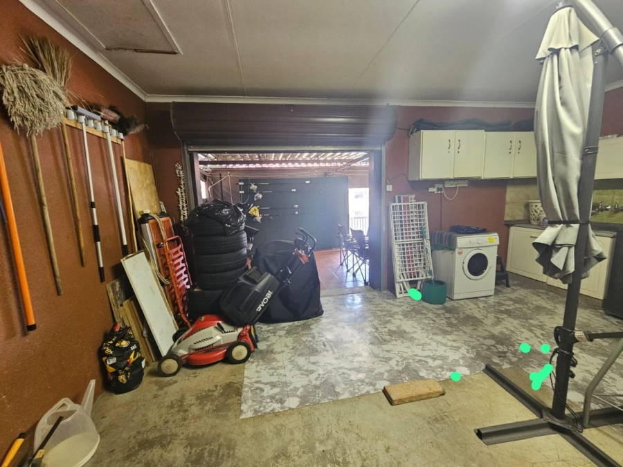 3 Bedroom Property for Sale in Safari Gardens North West